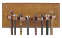 Fleck Wandpräsenter für 8 Gerten braun
